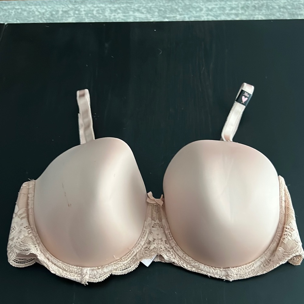 Victoria’s Secret Nude Convertible Bra